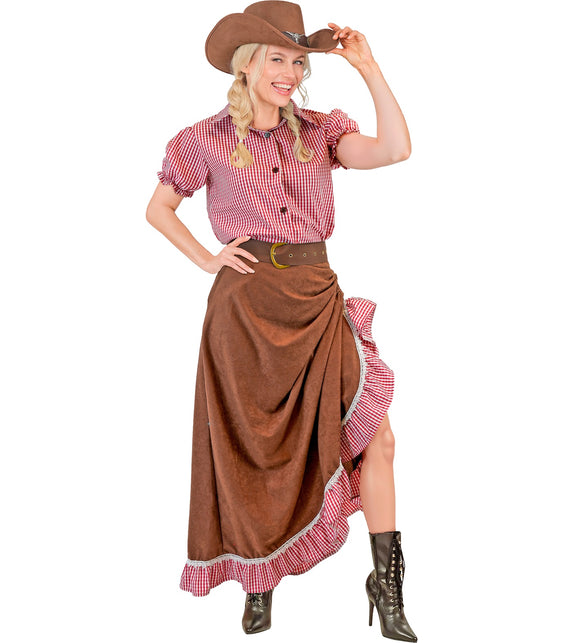 Cowgirl kostuum dames met rood-wit geruit shirt, lange bruine rok en riem voor een westernfeest