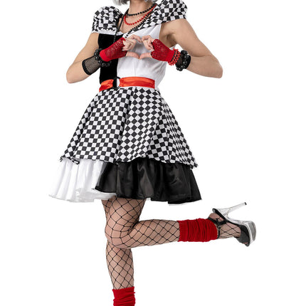 Zwart wit Suzanna gedragen door model – feestkleding