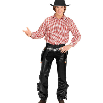 Beiers shirt rood met lange mouwen en kraag, hier gedragen in een westernoutfit