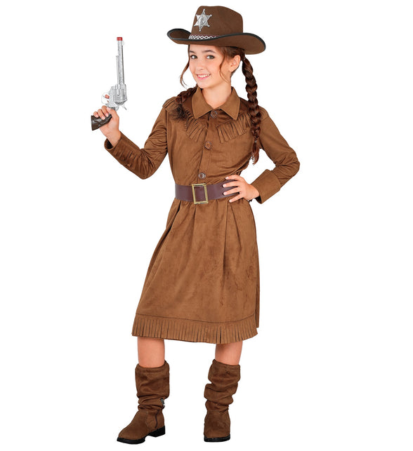 Bruine western girl jurk met franjes op het schouderstuk, gedragen door een meisje