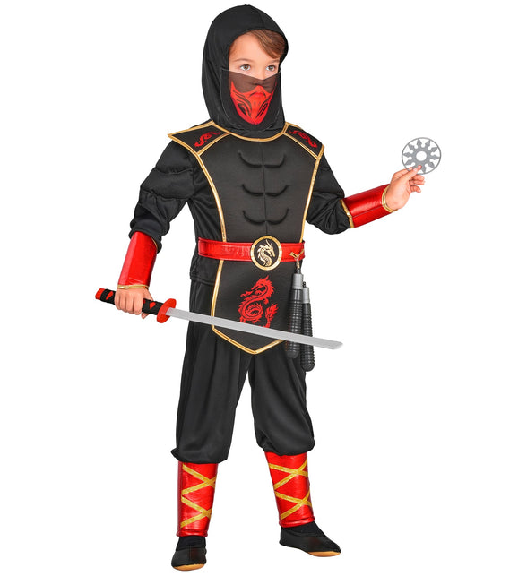 Zwarte ninja jas met spierstuk en rode buikband, gedragen door jongen