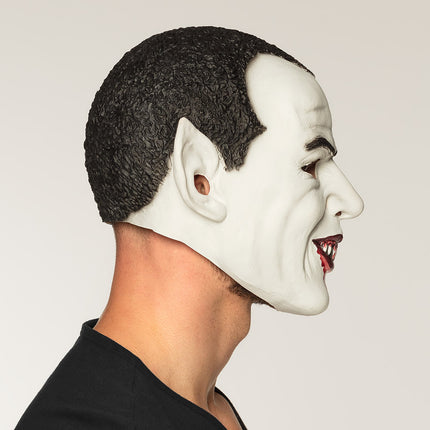 Latex hoofdmasker vampier van opzij met spitse punt oor en bloedspoor langs de kin