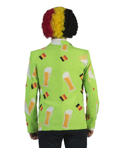 Achterkant van de Belgische frites verkleed jas met bierglazen en Belgische vlaggetjes op limegroene stof