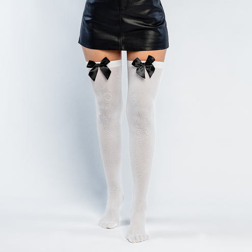 Boland Kniekousen wit met zwarte strik