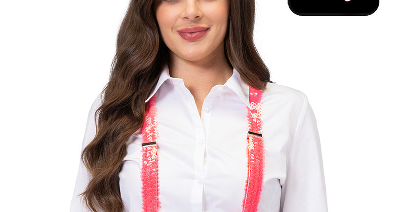 Bretels met pailletten neonroze en metalen clips, gedragen over een wit overhemd voor een neon party