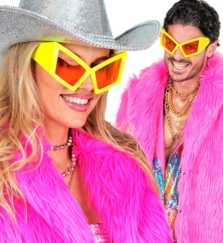Bril oversized neon geel gedragen door een vrouw en een man op een neonfeest