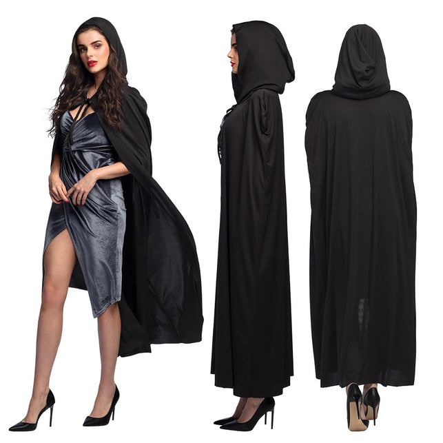 Cape Dusk zwart van voor, zij en achter: vloerlange zwarte cape met aangezette kap