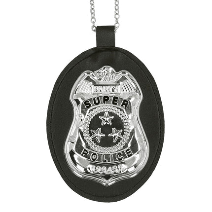 Close-up politiebadge Super police met adelaar, drie sterren en nummer 123456 in zwarte gestikte houder