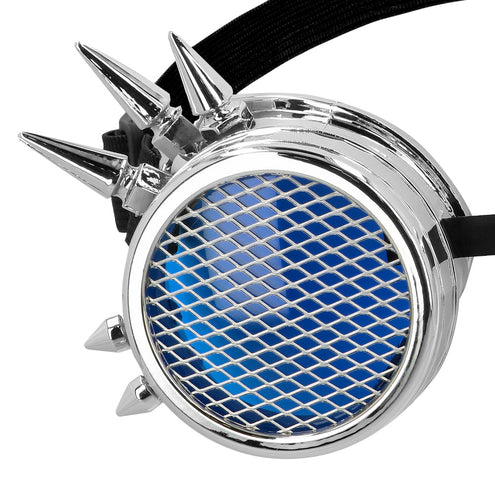 Close-up van de zilveren kap met stekels en ruitvormig gaas van de steampunk bril Iron punk
