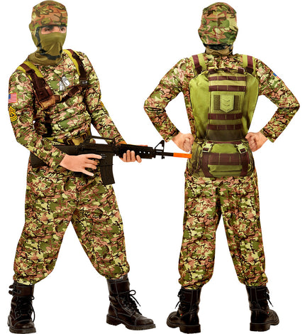 Combat soldaat kostuum Finn kinderen voor- en achterkant, camouflagepak met spierborst en rugzakprint
