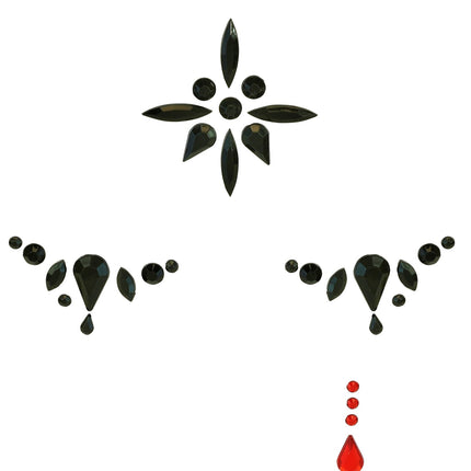 Detail van de gefacetteerde zwarte steentjes en rode druppel van gezichtsdecoratie vampier Nora