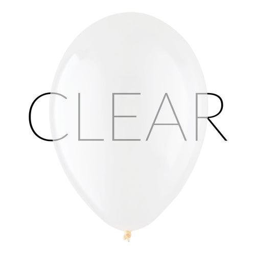 Doorzichtige latex ballon van 30 cm opgeblazen, met geknoopt mondstuk onderaan