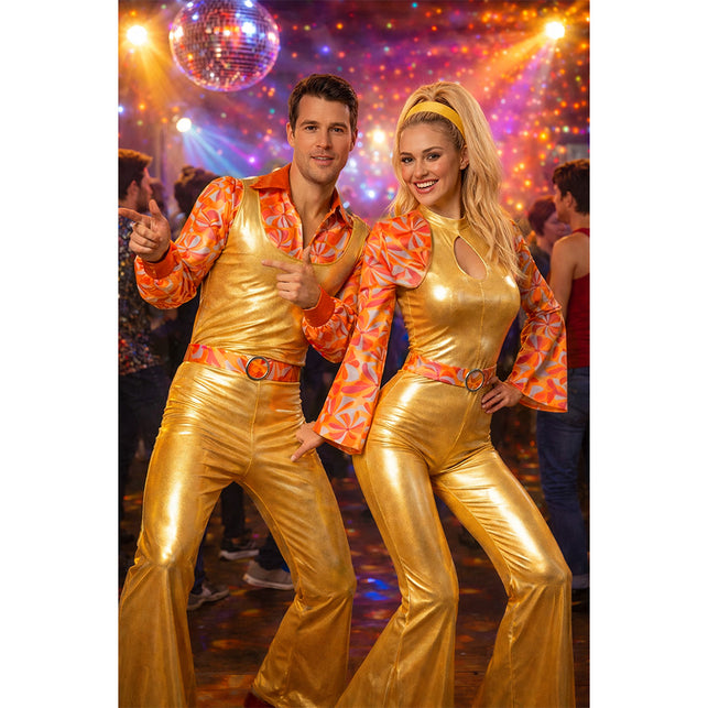 Funky king kostuum heren gedragen op een discofeest onder de discobal, gouden top en olifantspijpen