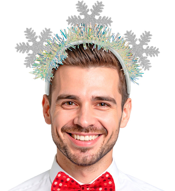 Glitter sneeuwvlokken haarband bij een wit hemd met rood strikje voor heren tijdens Kerst