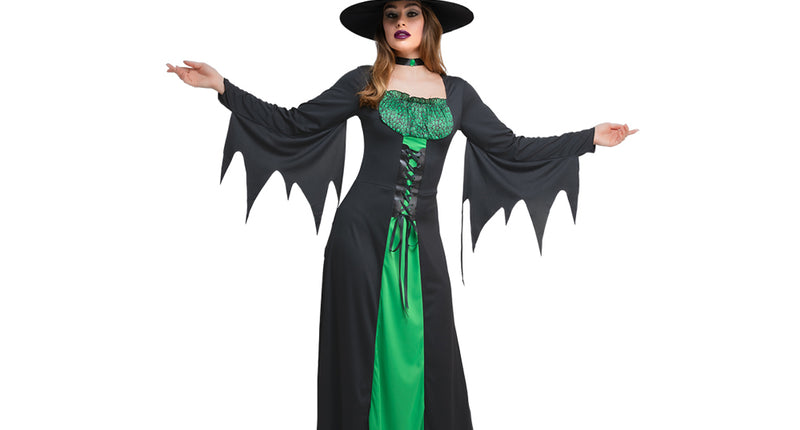 Groene heksenjurk met zwarte punthoed, groen kanten lijfje en puntige mouwen voor Halloween