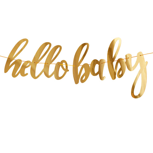 Hello Baby slinger van goudkleurig papier met letters in schuinschrift aan een gouden koord, voor een babyshower