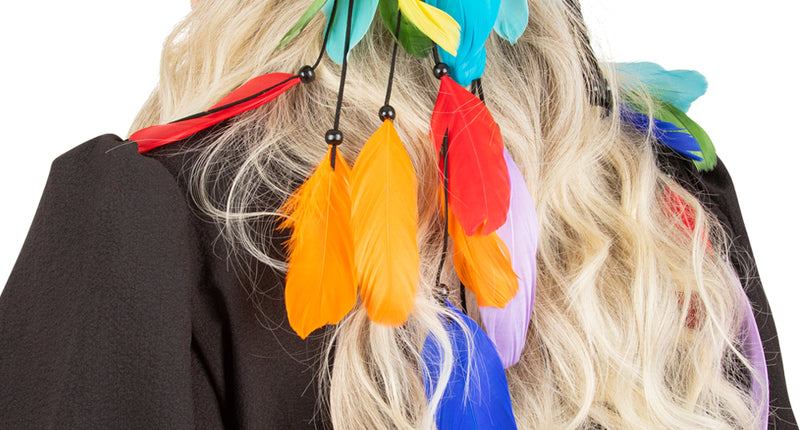 Hoofdband Mallorca multicolor met lange veren in blauw, oranje en lila over lang haar, voor een themafeest