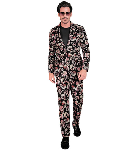 Kostuum schedels halloween: zwart tweedelig herenpak met schedelprint, dichtgeknoopt colbert en lange broek