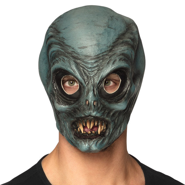 Latex hoofdmasker Alien in blauwgroen met grote zwarte oogholtes en spitse tanden voor Halloween