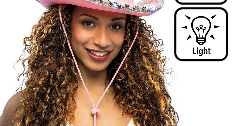 LED cowboyhoed Glimmer roze met tiara, gedragen met brandende lichtjes in de paillettenrand voor carnaval