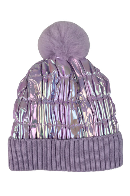 Muts met pompon lila met glanzende metallic bovenkant, ribgebreide omslag en donzige pompon