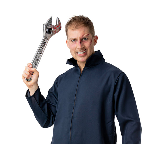 Nep Baco van dichtbij vastgehouden, zilvergrijze steel met donkere vegen en rood spatpatroon