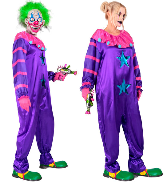 Paarse clown jumpsuit met roze streepmouwen, geplooide kraag en lichtblauwe pompons, vooraanzicht