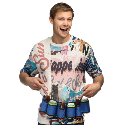 Party drinkgordel blauw om de heupen gedragen, gevuld met flesjes en blikjes op een feest