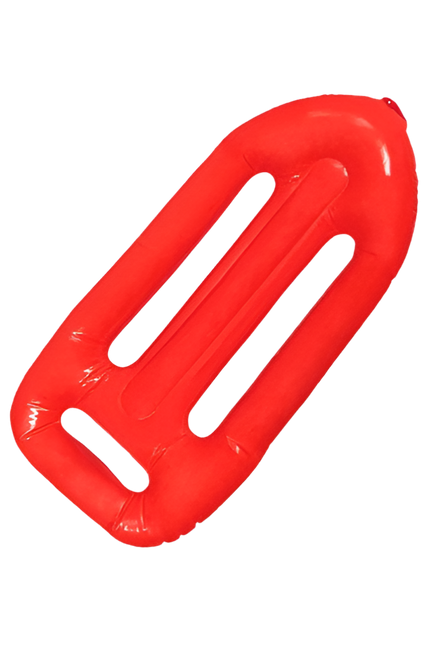 Opblaasbare reddingsplank in rood plastic met drie handgrepen, feestprop voor een strandwachtlook