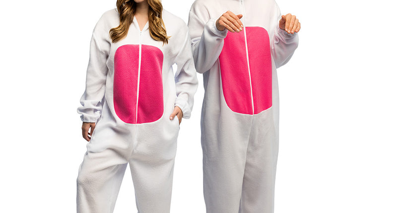 Pluche konijnenpak volwassenen wit met roze buikvlak en kap met oren, gedragen door een dame en een heer