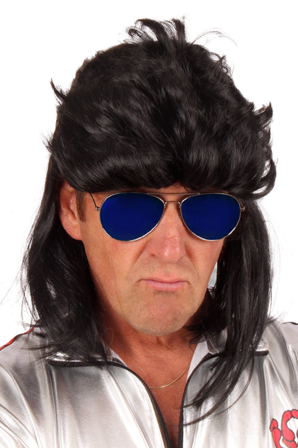 Pruik Jeffrey zwart met matje, vol bovenop en lang in de nek, voor een jaren 80-feest