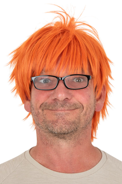 Pruik Pumi oranje met korte piekende coupe en franjepony, gedragen voor Koningsdag