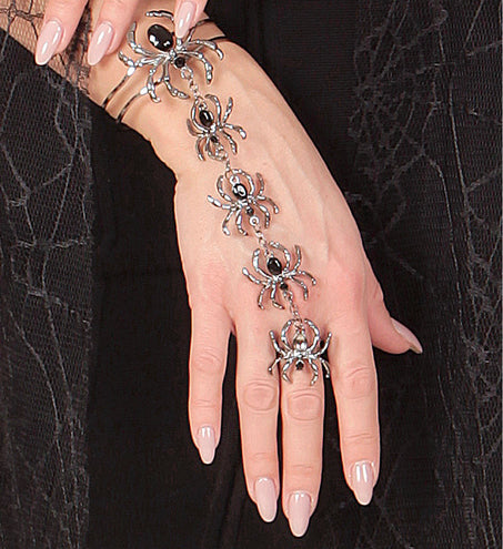 Ring armband spinnen halloween gedragen over de hand, ring om de vinger en armband om de pols