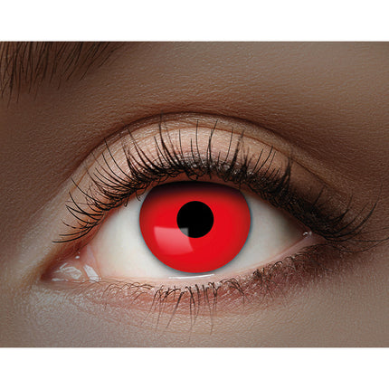 Rode UV Burst contactlens in close-up, glanzend rood over de hele iris met zwarte pupil