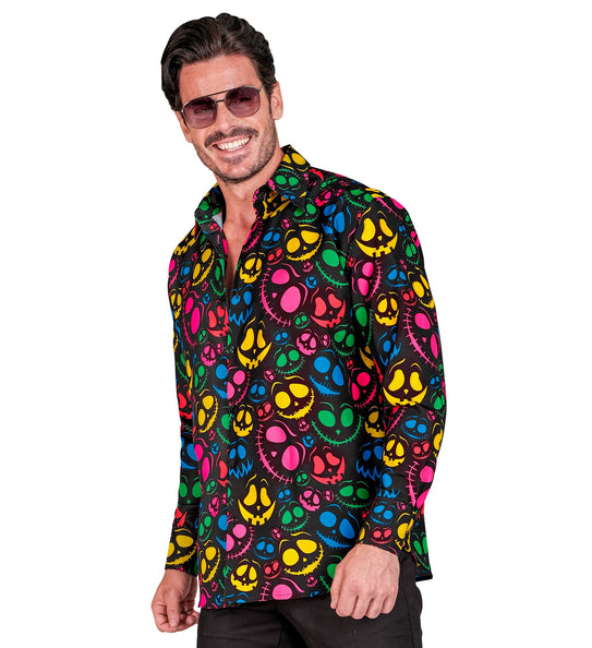 Shirt grappige geesten in zwart met neonkleurige geestenprint, gedragen door een man bij Halloween