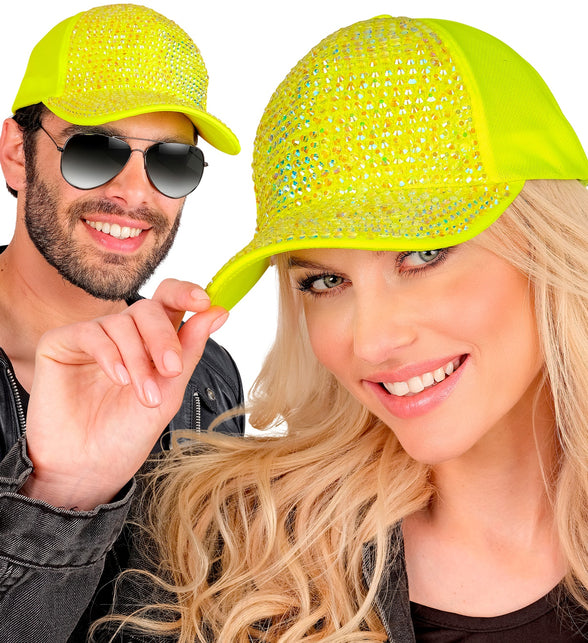 Strass pet neon geel gedragen door dame en heer bij een jaren 80-feest
