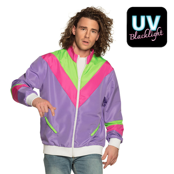 Trainingsjasje Retro dude paars UV met roze en neongroene V-vlakken en witte rits, gedragen op jeans voor carnaval