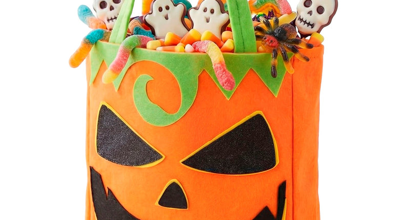 Trick-or-treat tas pompoen oranje vilt met groene hengsels en grijnzend pompoengezicht voor Halloween