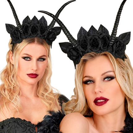 Twee dames met zwarte hoornhaarband en zwarte rozen op een Halloweenfeest