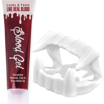 Wit vampiergebit met lange hoektanden naast tube rode bloedgel van 28 ml