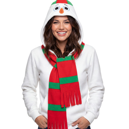 Witte sneeuwpop capuchonjas met rood-groen gestreepte sjaal met franjes, voor een kerstfeest