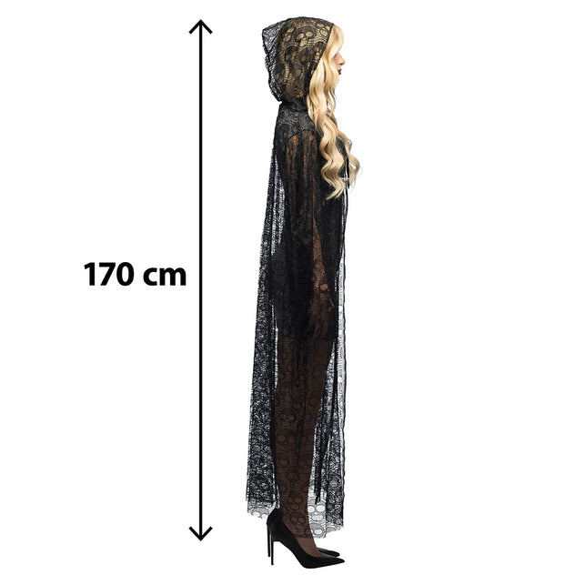 Zijkant van de kanten cape met capuchon, maatfoto met totale lengte 170 cm