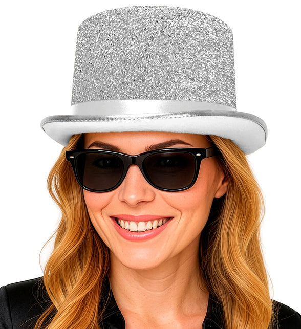 Zilverkleurige glitter hoge hoed voor dames, vooraanzicht met brede witte hoedband
