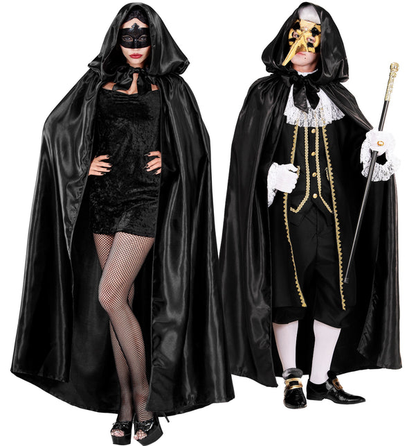 Zwarte cape met capuchon en halsstrik bij venetiaans masker op een gemaskerd bal