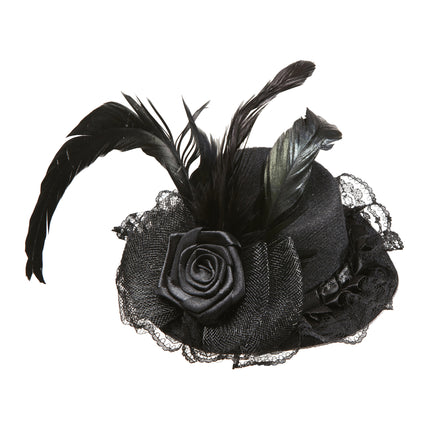 Mini zwarte hoed met roos en veer op haarband