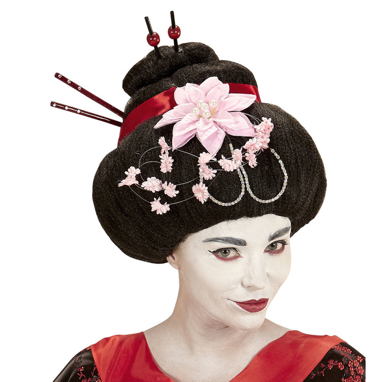 Geisha pruik met stokjes en bloemen
