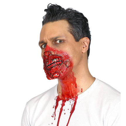 Bebloede mond zombie met bloed latex